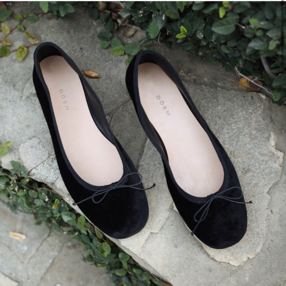 ISO Doen Ballerina or Opera flats! Do not buy!